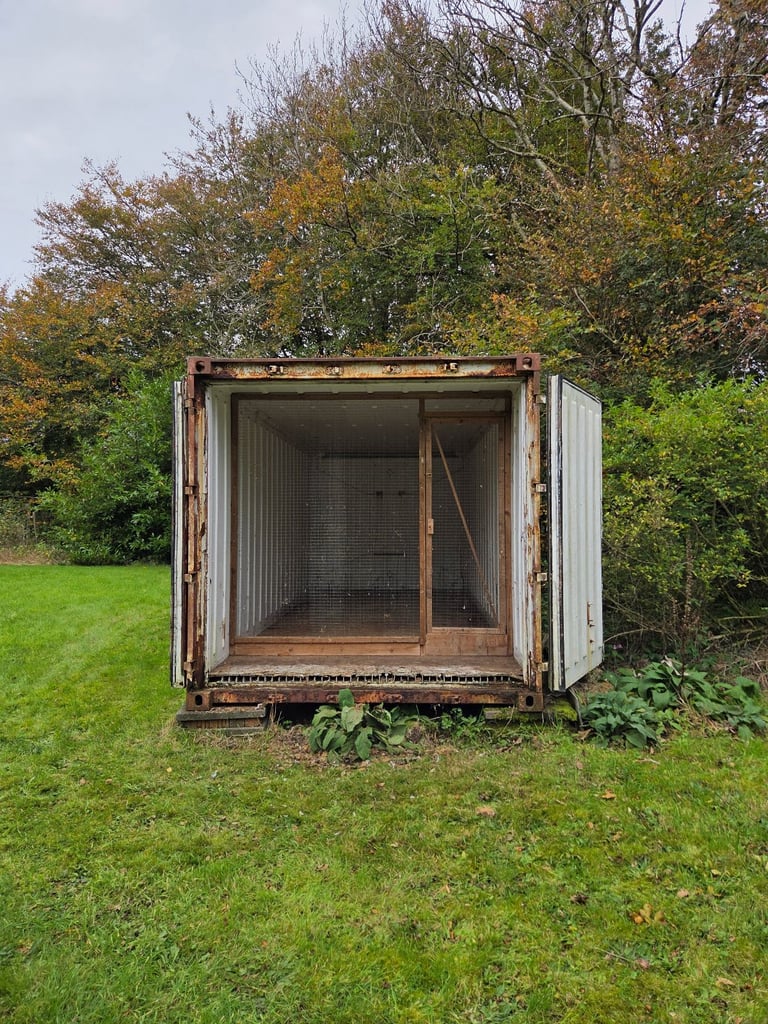 20 foot shipping container