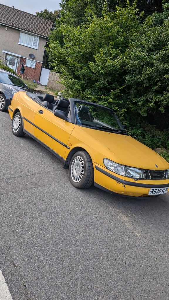Saab 900s, genuine 41k. Great investment 