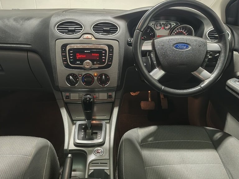 2010 Ford Focus 1.6 Titanium 5dr Auto HATCHBACK PETROL Automatic