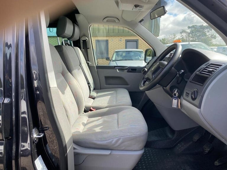 2006 Volkswagen Transporter 2.5 TDi T32 REAR LONGUE-5 BELTS-20 inch ALLOYS-PRIVATE PLATE MOTORHOM...