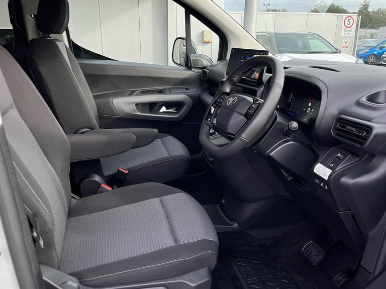 2024 Toyota PROACE CITY Verso 100kW Design L1 50kWh 5dr Auto MPV ELECTRIC Automatic