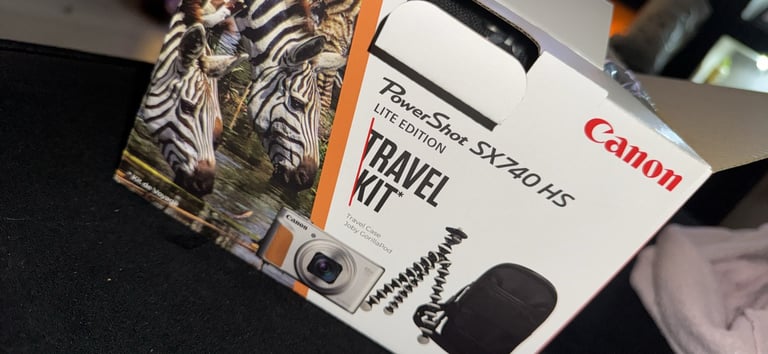 Canon SX740 HS with travel kit