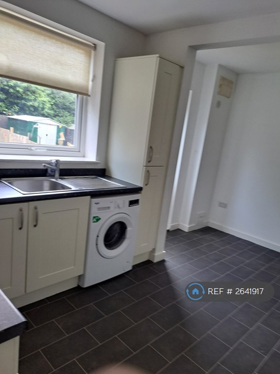 2 bedroom house in Edensor Road, Sheffield, S5 (2 bed) (#2641917)