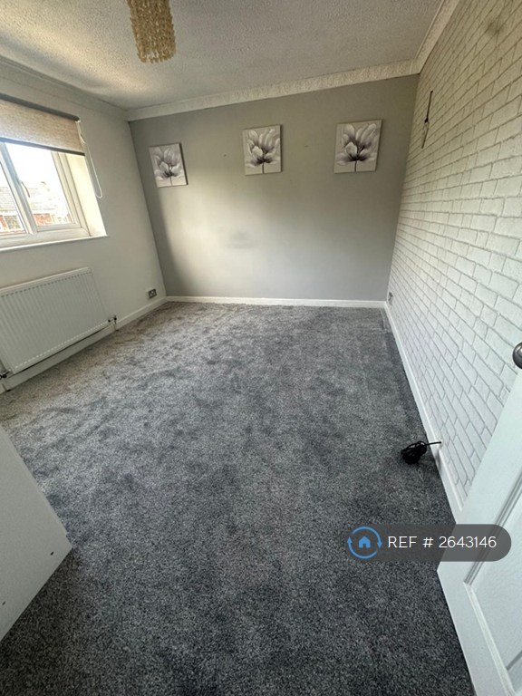 3 bedroom house in Bebbington Close, Sale, M33 (3 bed) (#2643146)