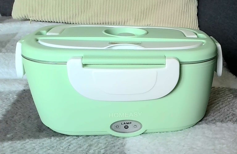 HEATED LUNCHBOX, CLOCK AND 4 WALL ART