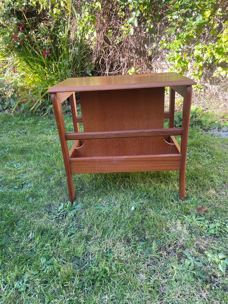 Solid Oak Coffee Table - Excellent Condition