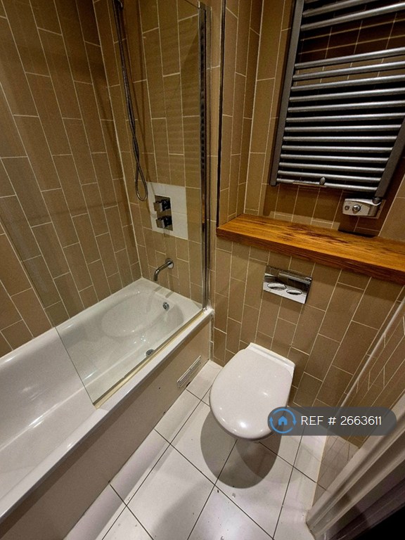 1 bedroom flat in Schrier Ropeworks, Barking, IG11 (1 bed) (#2663611)