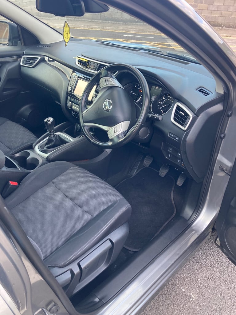 Nissan, QASHQAI, Hatchback, 2016, Manual, 1598 (cc), 5 doors