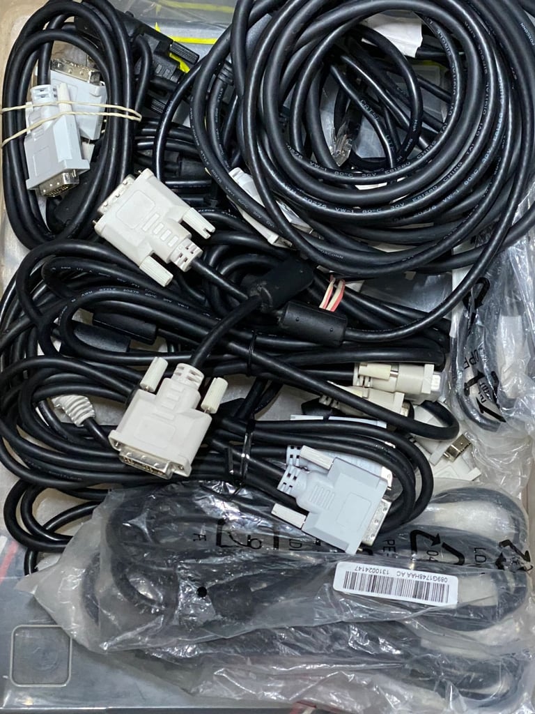 image for Job Lot Mixed Computer Cables VGA DVI Bulk Bundle PC Monitor Video Leads Pre-Owned