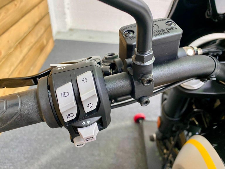 SUPERB 2020 DUCATI SCRAMBLER 1100 PRO, ONLY 6202 MILES, FSH
