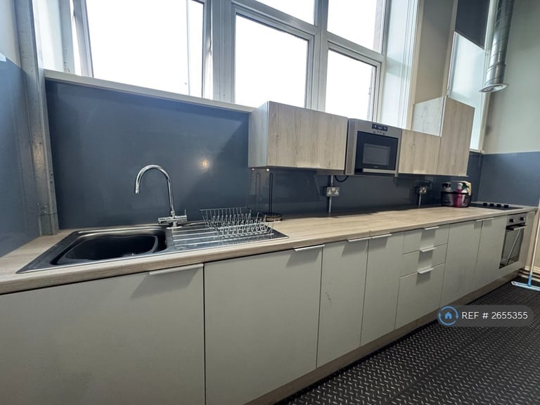 1 bedroom flat in Welch House, Hyde Park, Doncaster, DN4 (1 bed) (#2655355)