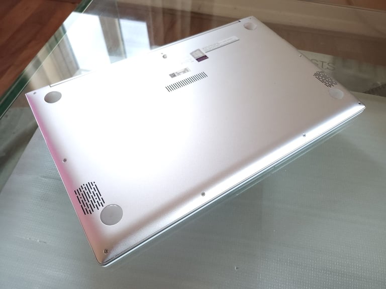 ❤️ ASUS VivoBook S14 i5-10210 8GB RAM 256GB SDD LED NumberPad Harman Kardon Pearlescent White Laptop