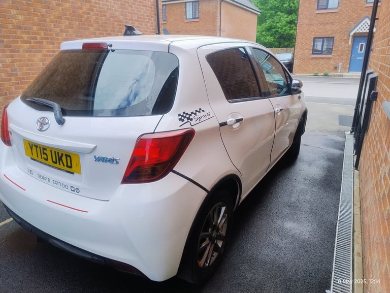 Toyota, YARIS, Hatchback, 2015, Manual, 1329 (cc), 5 doors