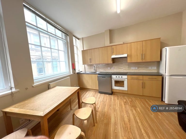 5 bedroom flat in St Nicholas Street, Bristol, BS1 (5 bed) (#2654894)