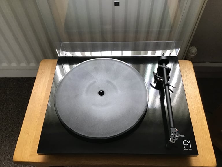 Rega Planar 1 Turntable