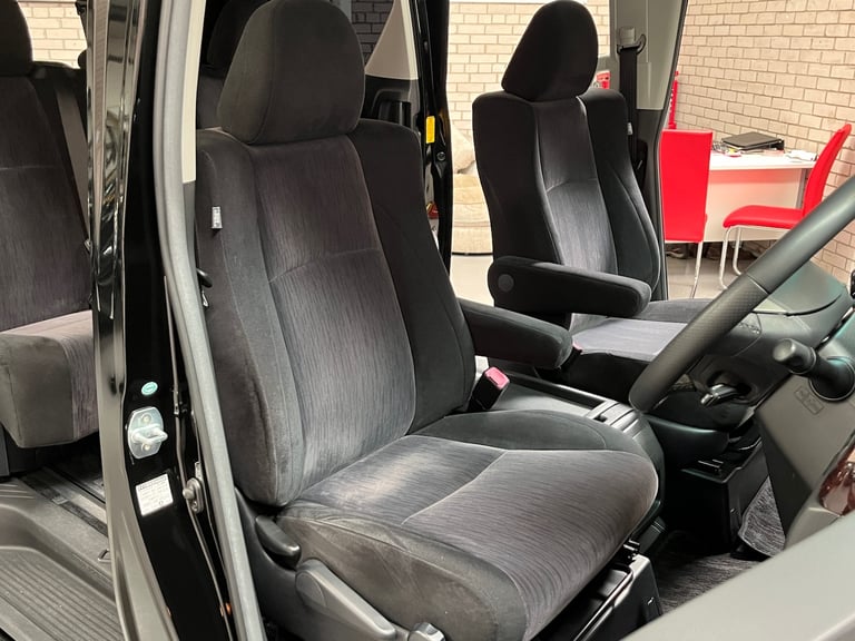 2013 13 TOYOTA VELLFIRE 3.5 V6 Z AUTOMATIC 8 SEATER - FRESH JAPANESE IMPORT