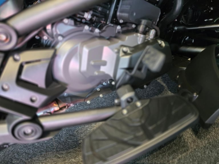 2024 CAN-AM SPYDER F3 LIMITED TRIKE 1330CC SEMI AUTO 2,200 MILE'S 