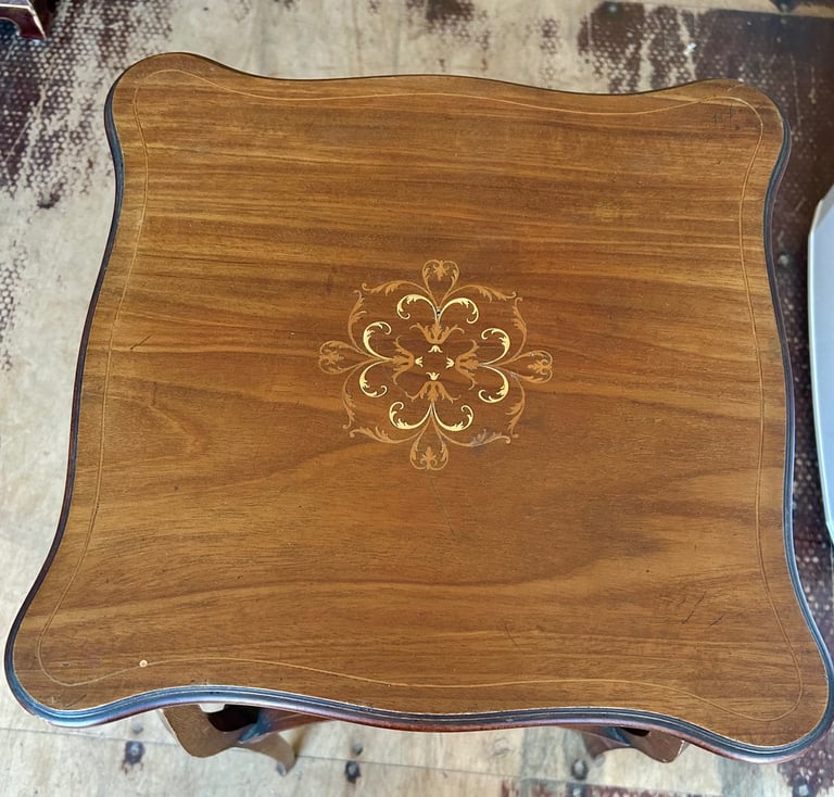 Small table/stand