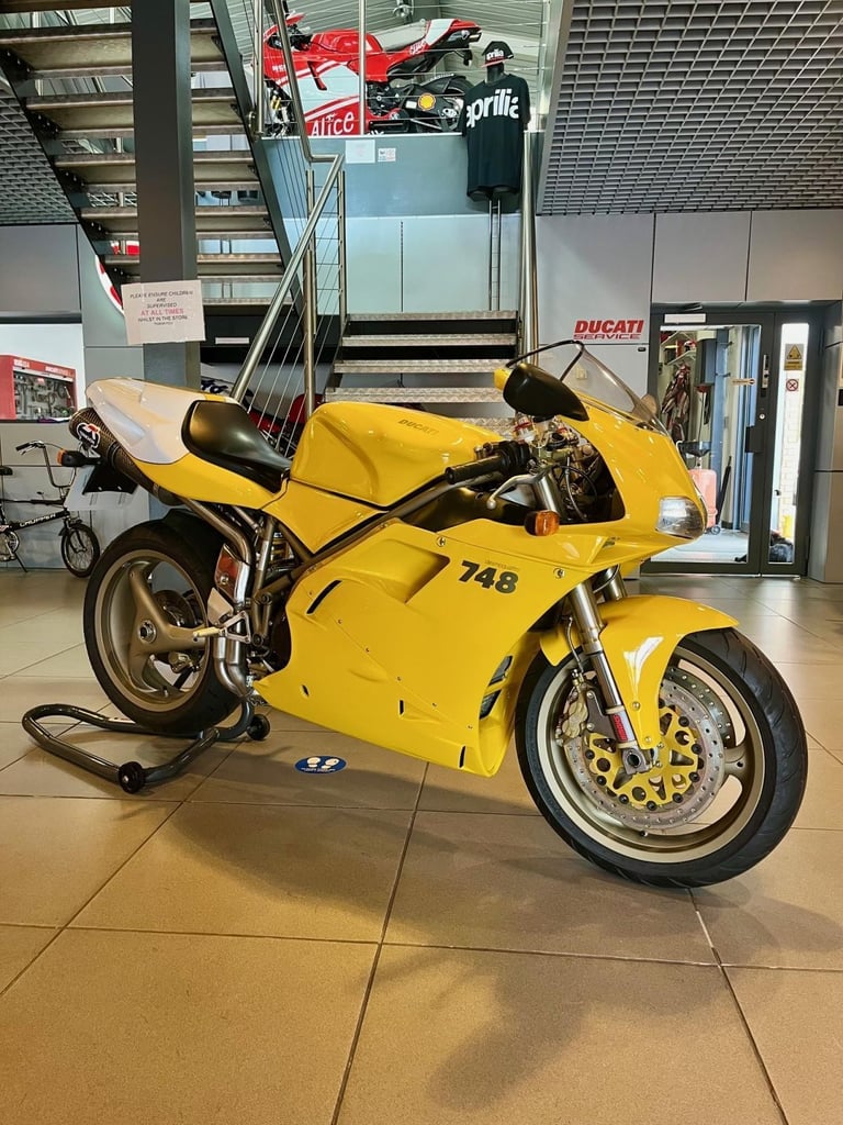 image for *SOLD* DUCATI 748 SPS 1999 - PRESENTED IN OUTSTANDING CONDITION