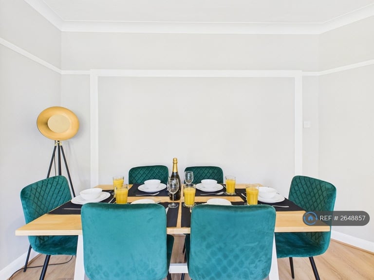 4 bedroom house in Merton Hall Gardens, London, SW20 (4 bed) (#2648857)