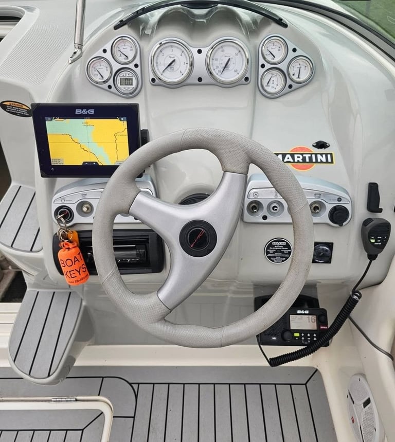 Maxum 2400sc3 cuddy cabin sports boat speedboat 
