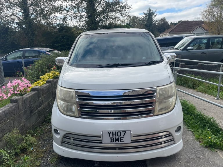 image for Nissan elgrand 