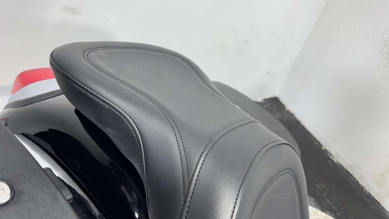 Suzuki Intruder 800 VZ C 2009 L0 21K MOT SERVICED CRUISER BIKE PANNIERS 800CC