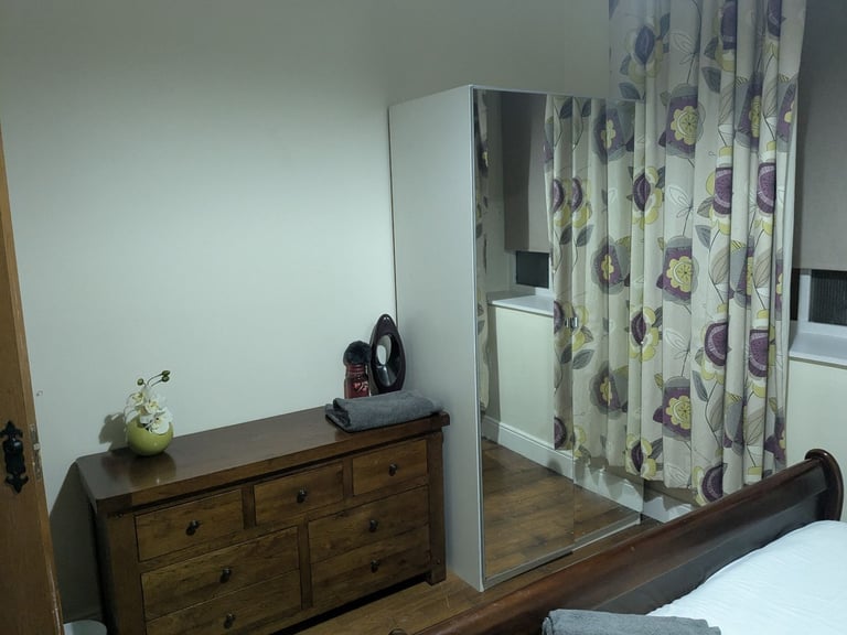 large 2 bedroom apartment 