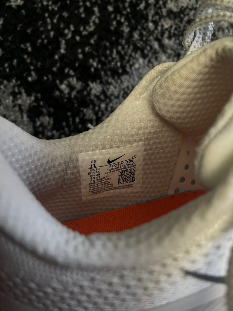 Men’s Nike Trainers. 