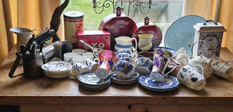 A lot of quality plus vintage items for sellers or car boot sale