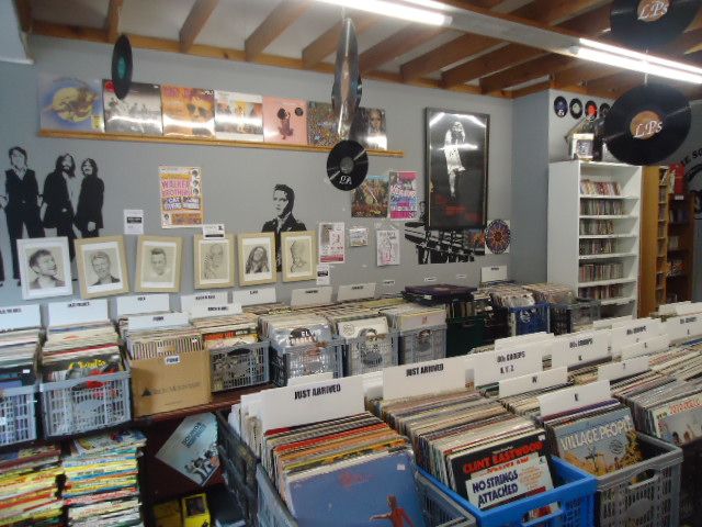 Vinyl Records, players and memorabilia wanted, best price paid
