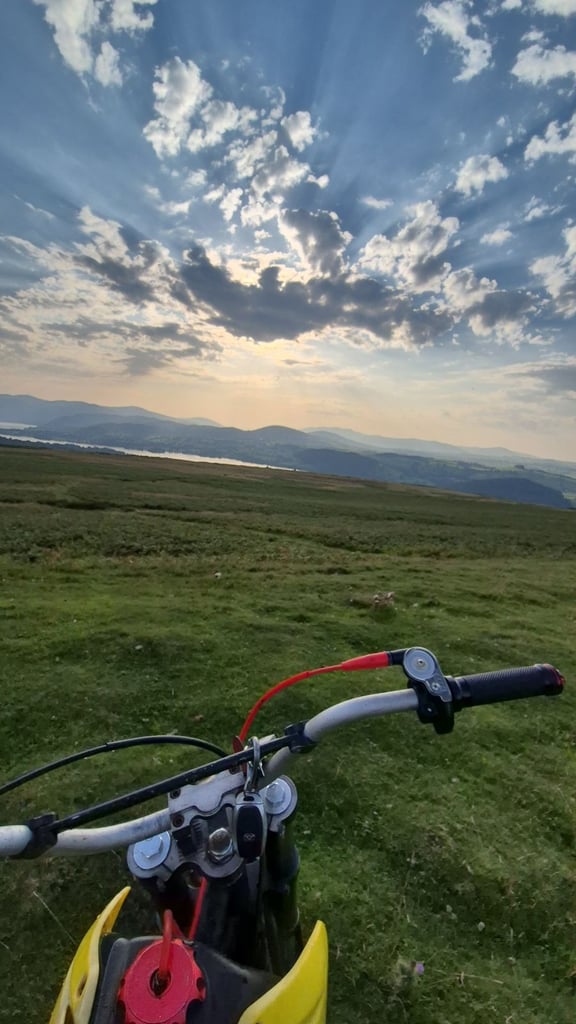 image for 2019 apc m2r 125