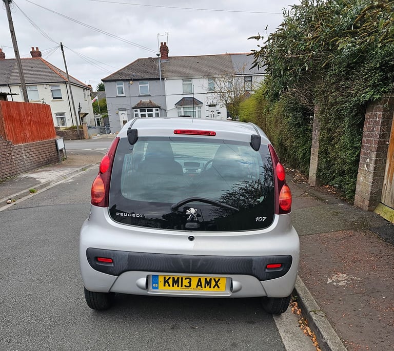 Peugeot, 107, Hatchback, 2013, Manual, 998 (cc), 5 doors