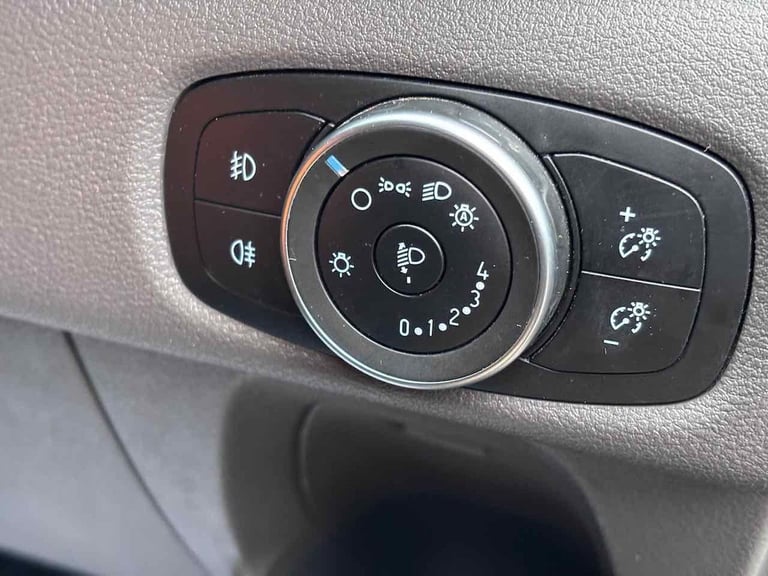 2022 Ford Transit Custom 2.0 320 Limited 6 Seater Crew Van Double Cab 5dr Diesel Auto L1 H1 Euro ...