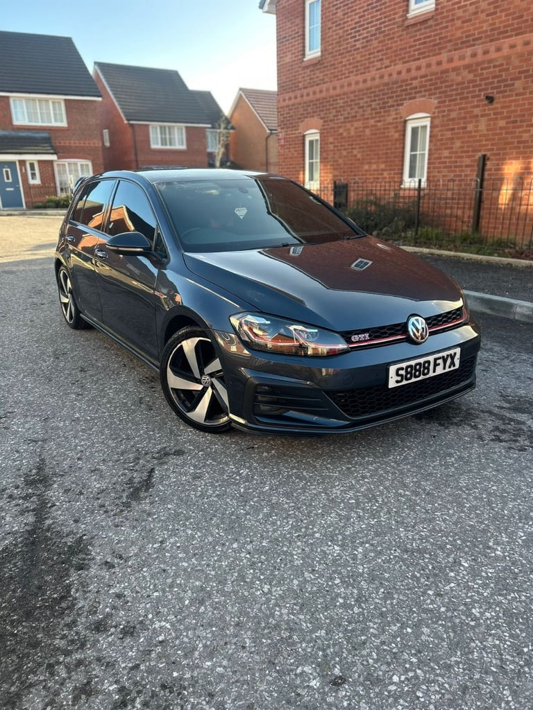 image for Volkswagen, GOLF, Hatchback, 2018, Semi-Auto, 1984 (cc), 5 doors