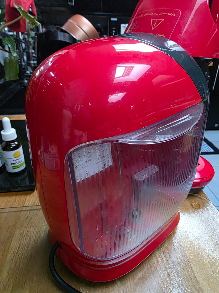 Bosch Tassimo Vivy 2 Red Coffee Pod Machine. Auto Hot Drink Chocolate expresso Latte Barista maker