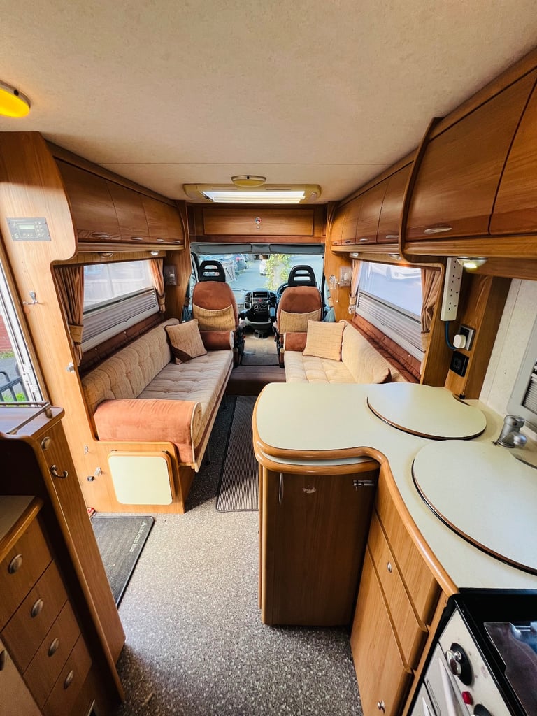 Autocrusie starburst 2005 motorhome