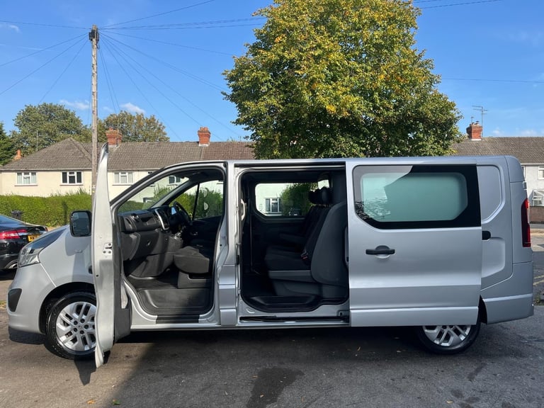 Vauxhall Vivaro 1.6 CDTi 2900 Sportive 6 Seat LWB Crew Van  DIESEL 2015/15