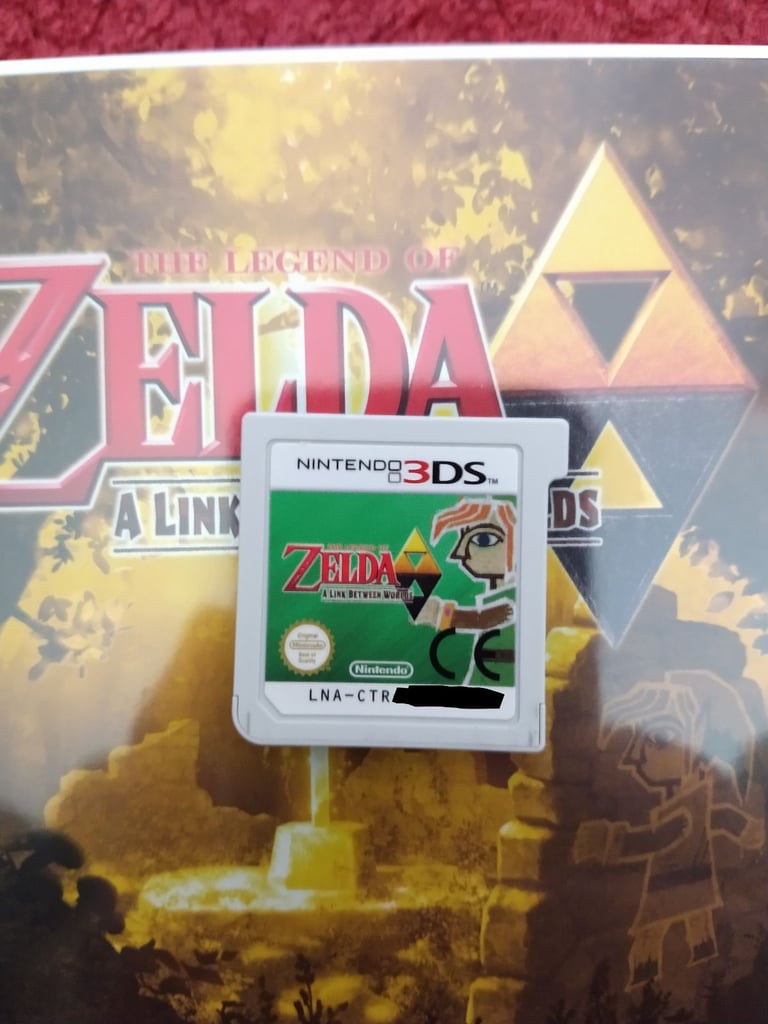 Nintendo 3DS Games Bundle  - Zelda – A Link Between Worlds & Zelda – Ocarina of Time 3D