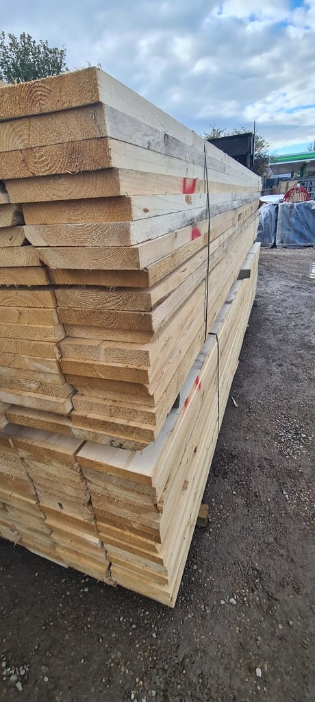 Timber scaffolding boards 