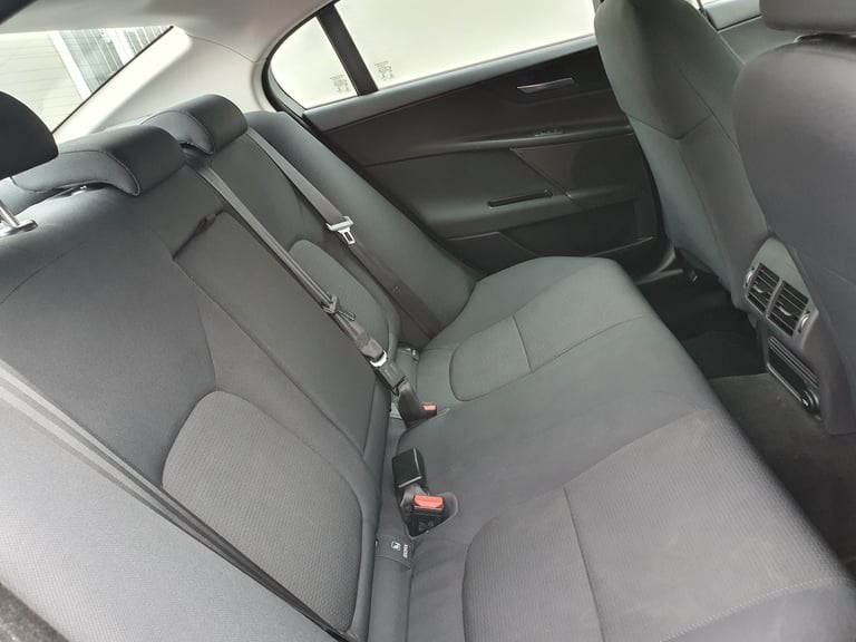 2016 Jaguar XE 2.0d SE 4dr Auto SALOON Diesel Automatic