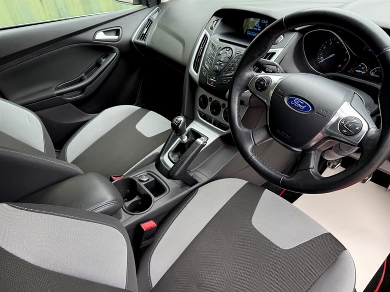 2013 Ford Focus 1.0T EcoBoost Zetec S Hatchback 5dr Petrol Manual Euro 5 (s/s) (125 ps) Hatchback...
