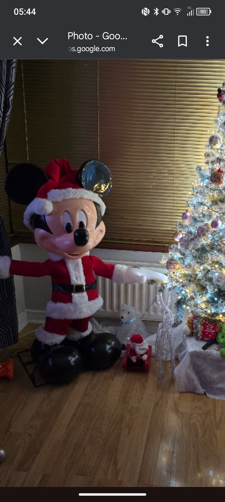 4ft Christmas Mickey mouse 