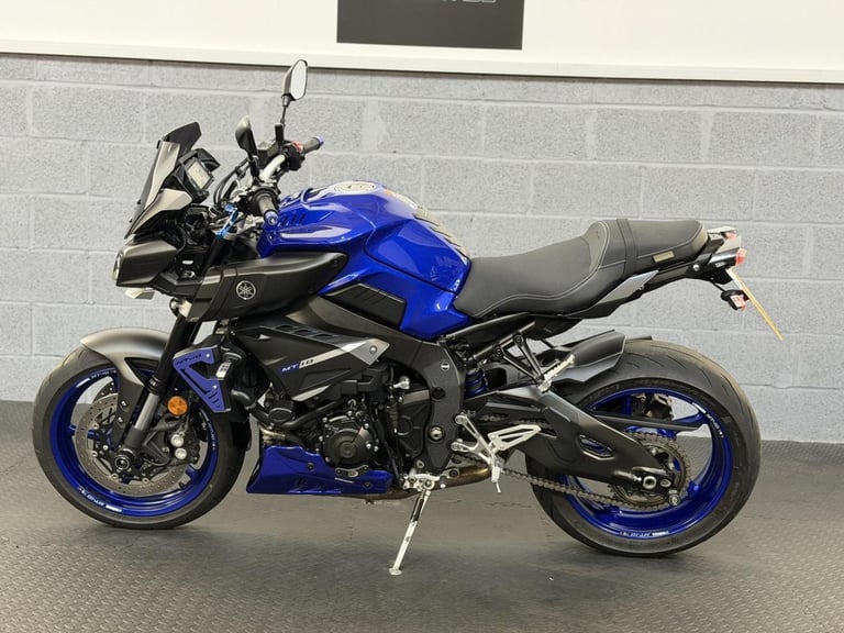 2018 Yamaha MT-10 1000 Hyper-naked Petrol Manual Euro 4 (160 ps)