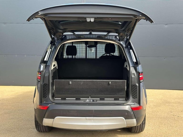 LAND ROVER DISCOVERY 3.0 SD V6 HSE Auto 4WD Euro 6 (s/s) 5dr 2020