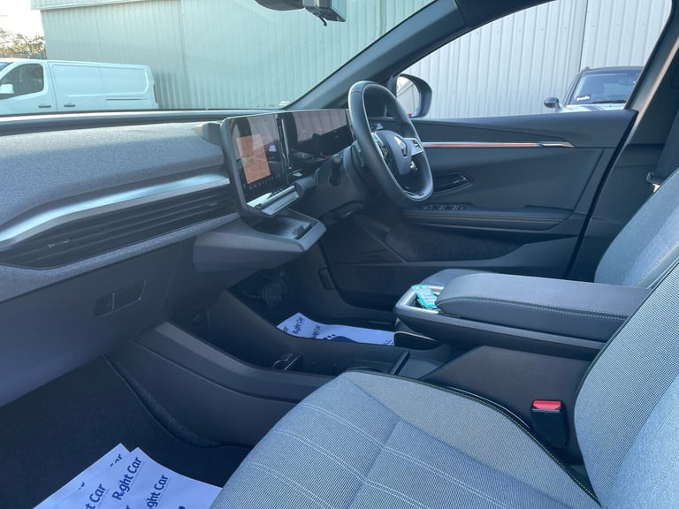 2023 Renault Megane E Tech EV60 160kW Iconic 60kWh Optimum Charge 5dr Auto HATCHBACK ELECTRIC Aut...