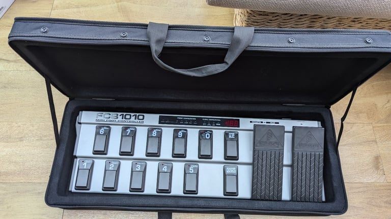 Behringer FCB1010 Midi Foot controller pedal + case