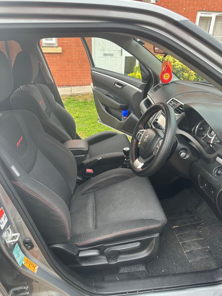 Suzuki, SWIFT, Hatchback, 2015, Manual, 1586 (cc), 5 doors