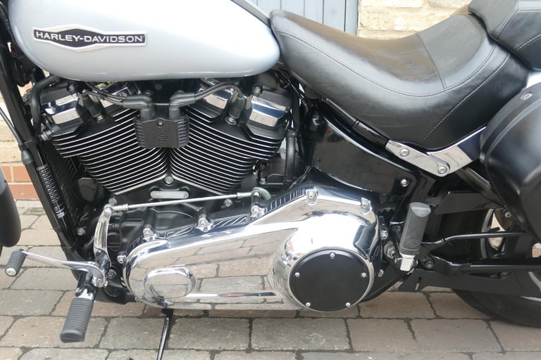 19 Harley-Davidson FL Sportglide