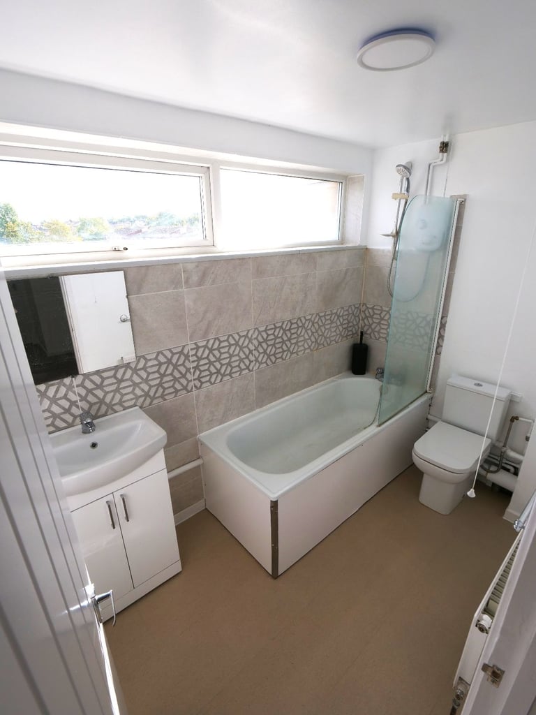 4 bedroom townhouse with garage in Bar Hill near Cambridge  